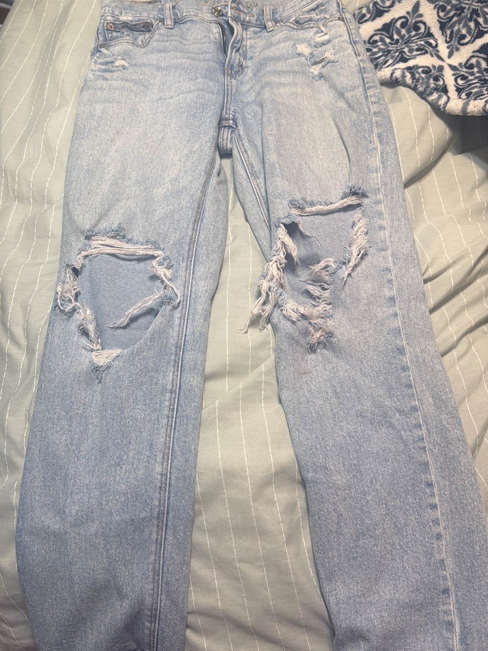 American Eagle Outfitters Light Blue Distressed Straight Leg Jeans